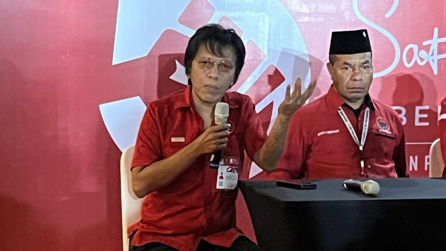 Adian Napitupulu