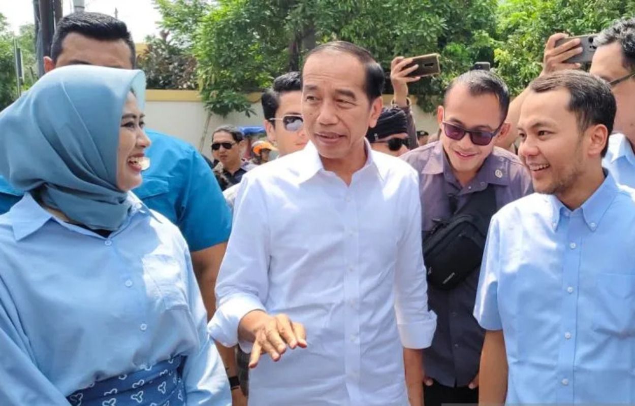 Jokowi Bersama Calon Walikota Solo Nomor 2