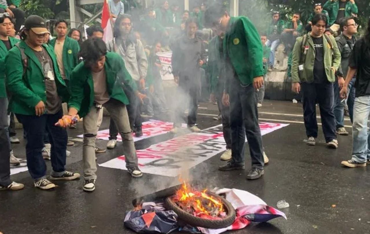 Demo Mahasiswa Indonesia Gelap