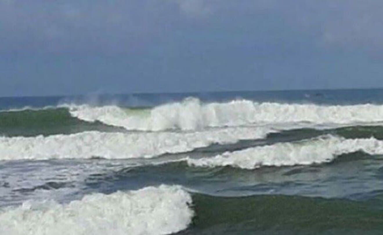 Gelombang Tinggi air laut