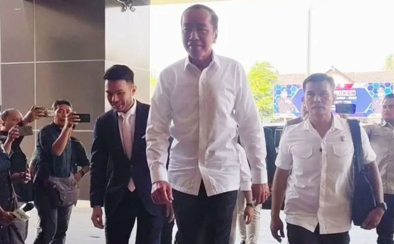 Jokowi di Polresta solo