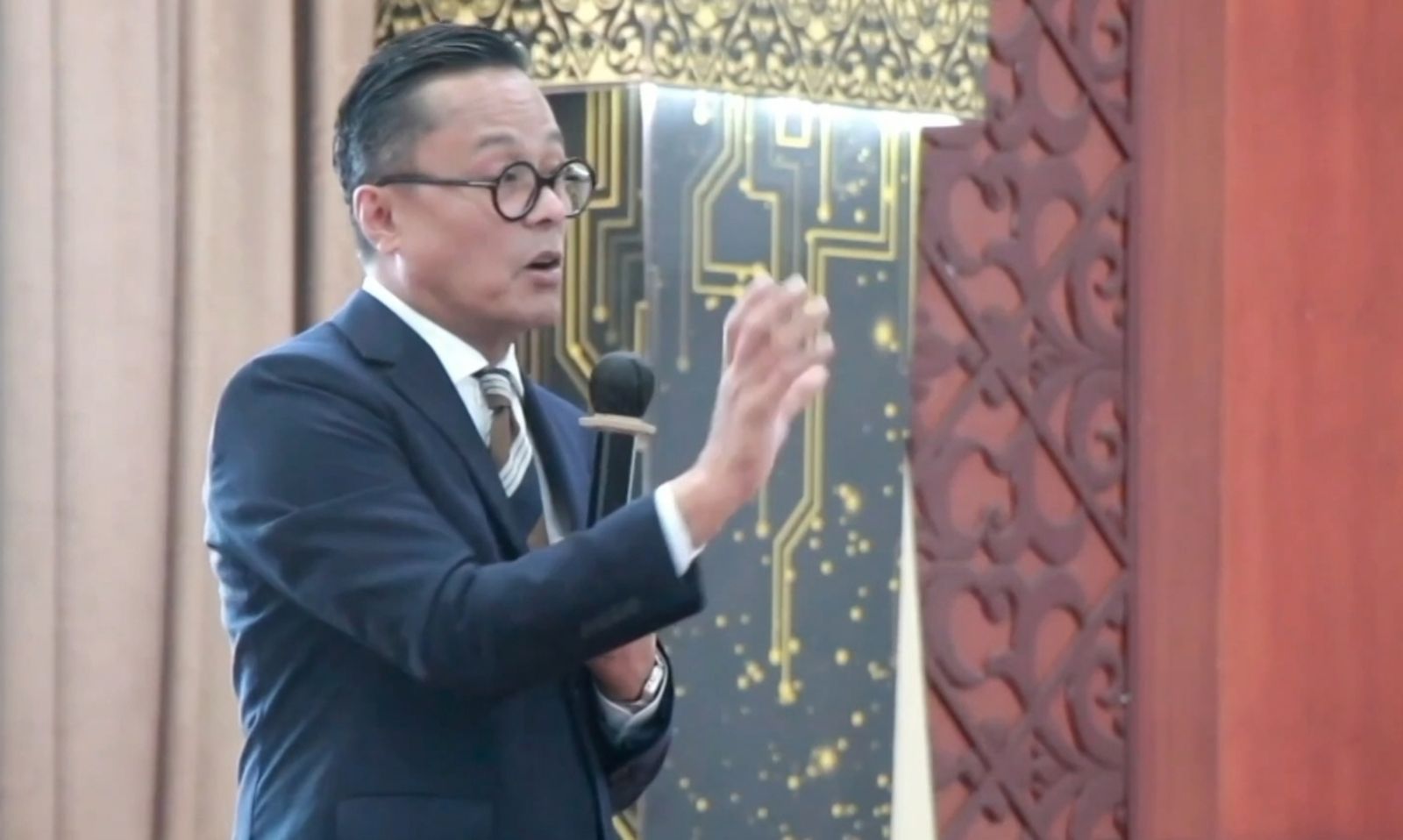 Plt Menteri BUMN Dony Oskaria
