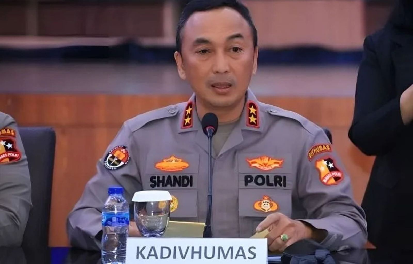 Kadiv Humas Polri Irjen Pol. Sandi Nugroho Kadiv Humas Polri Irjen Pol. Sandi Nugroho