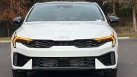 Sedan Kia K5