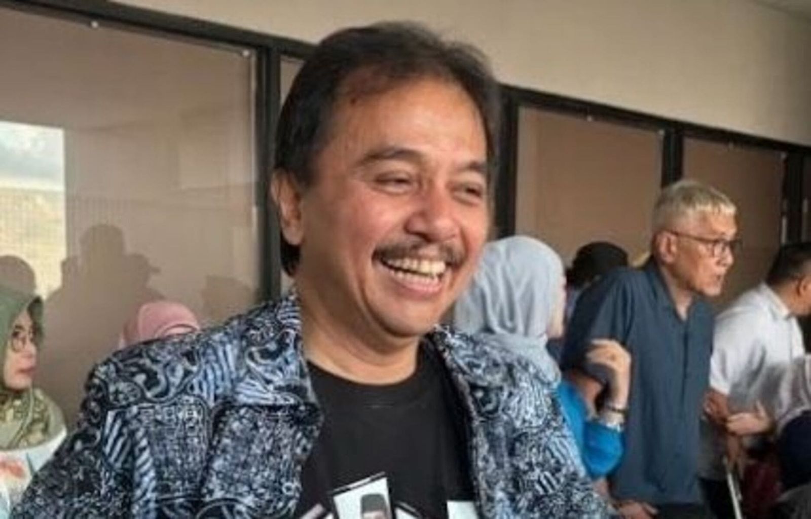 Roy suryo Roy suryo