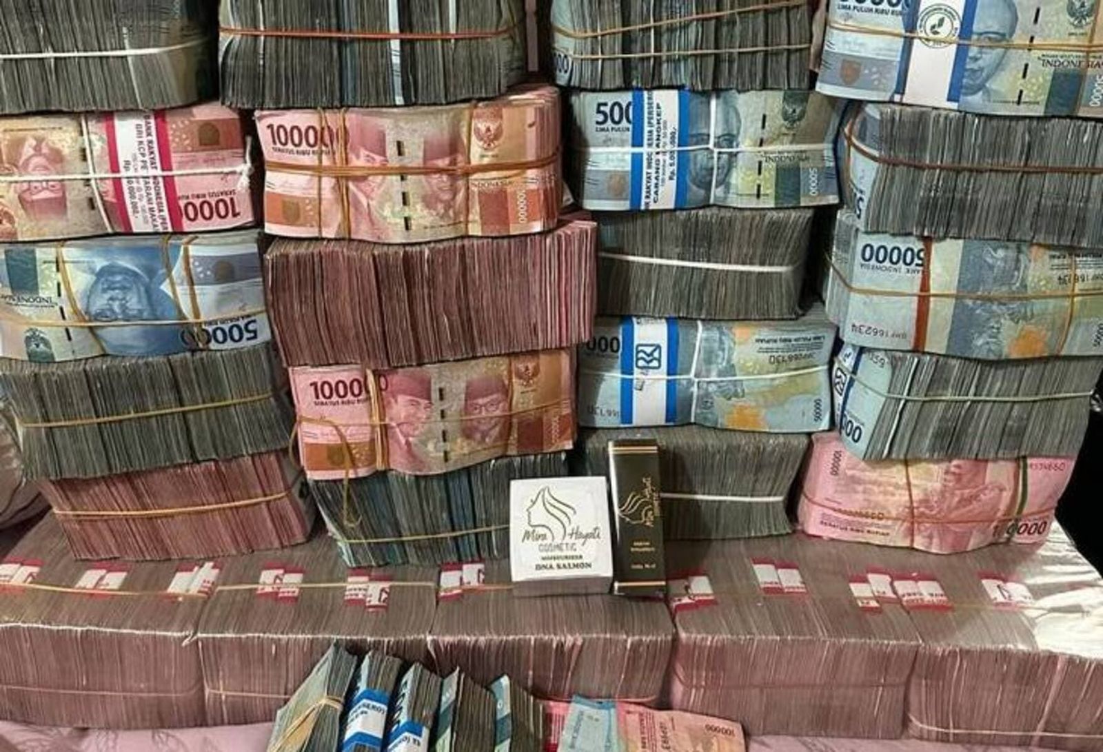 Uang rupiah (1)