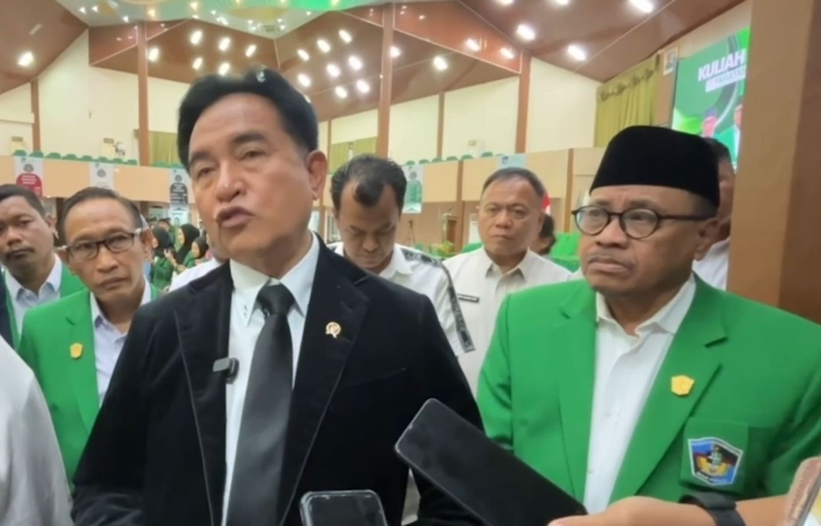 Menko Yusril memberikan Kuliah Umum di Aula Al Jibra Universitas Muslim Indonesia (UMI) Makassar, Senin,(24/11/2025)
