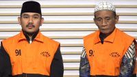 Bupati bekasi ade Kuswara dan ayahnya