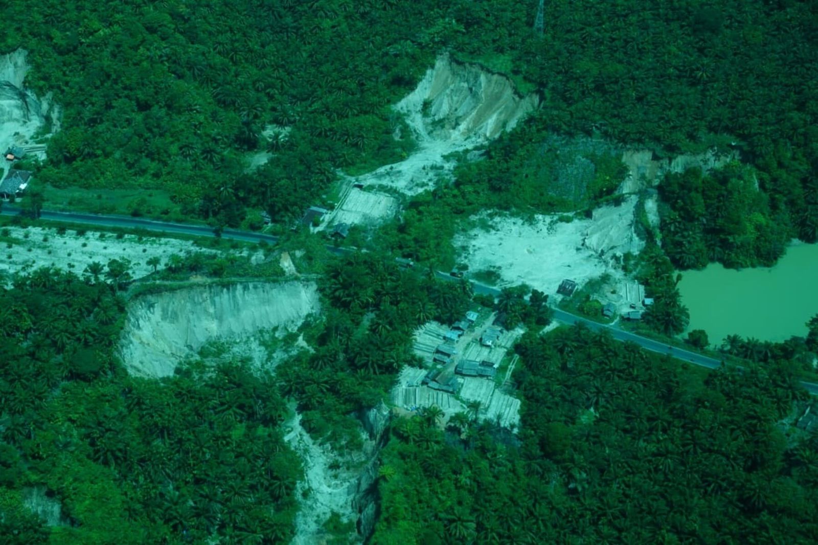 Kerusakan hutan penyebab banjir Aceh