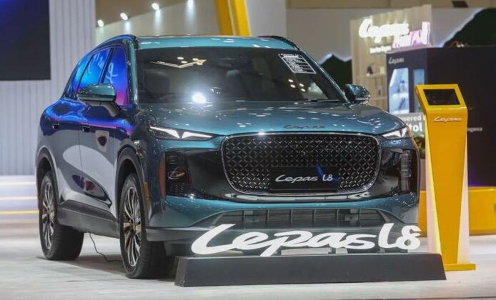 Mobil china lepas l8