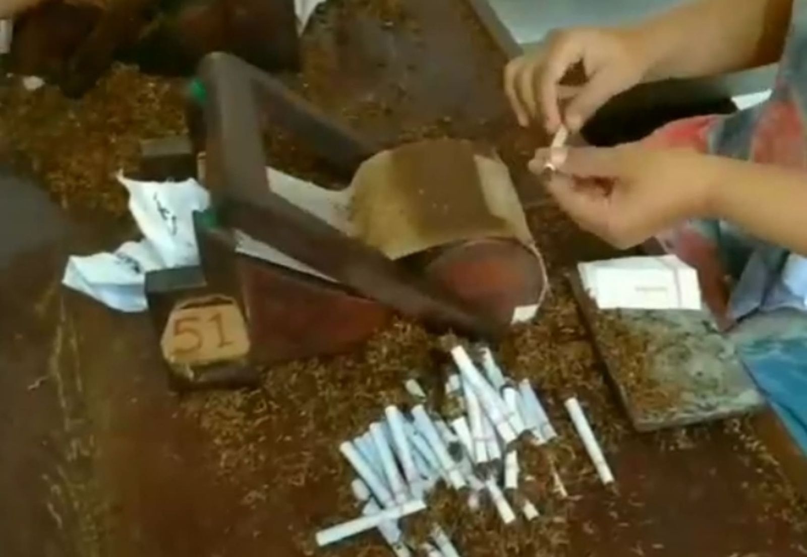 Pekerja Pabrik Rokok