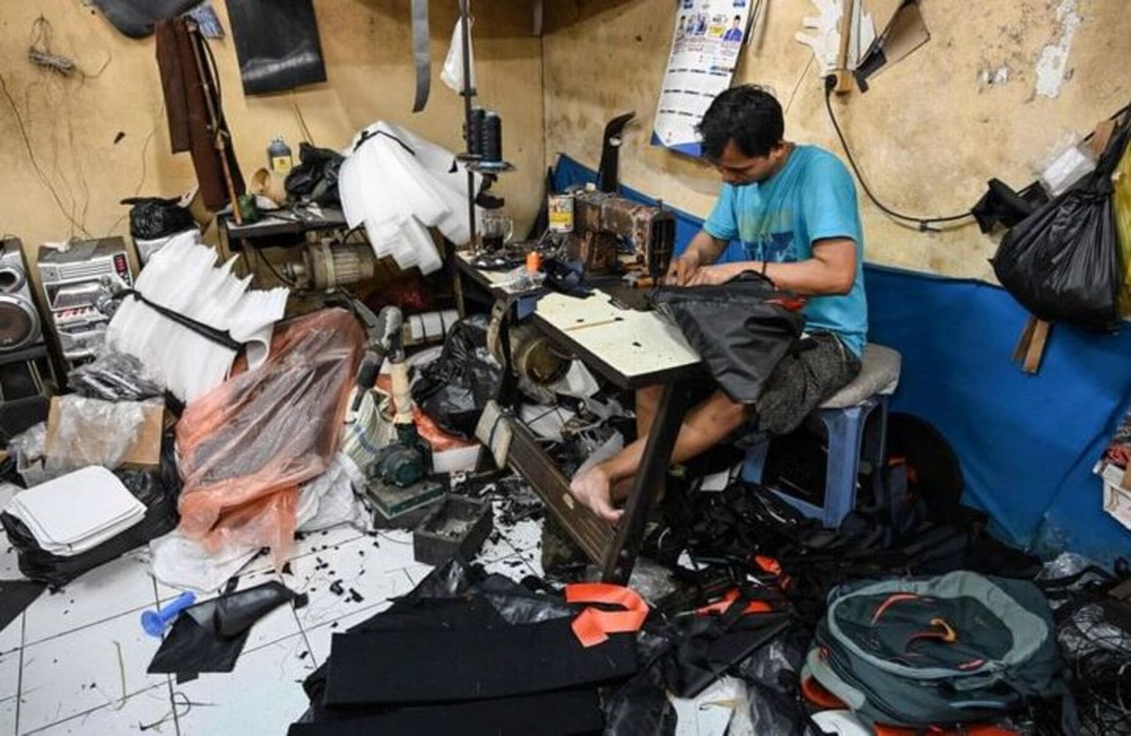 Pelaku UMKM Sandal Tas Baju Pelaku UMKM tas baju jaket