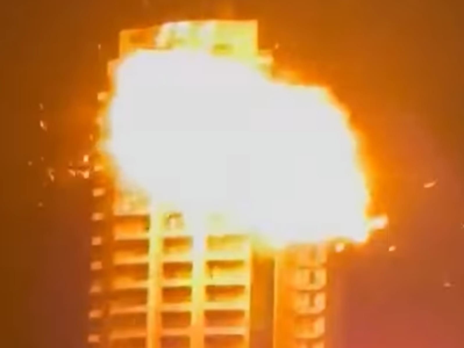 Gedung Tel Aviv di Bom Iran