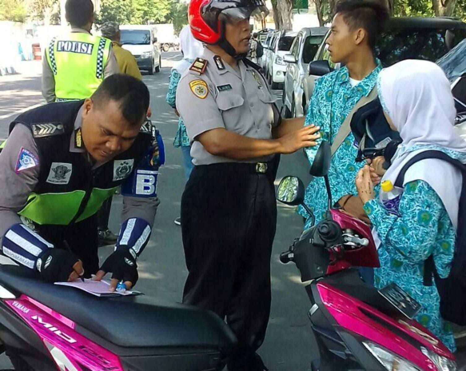 Razia kendaraan Polisi