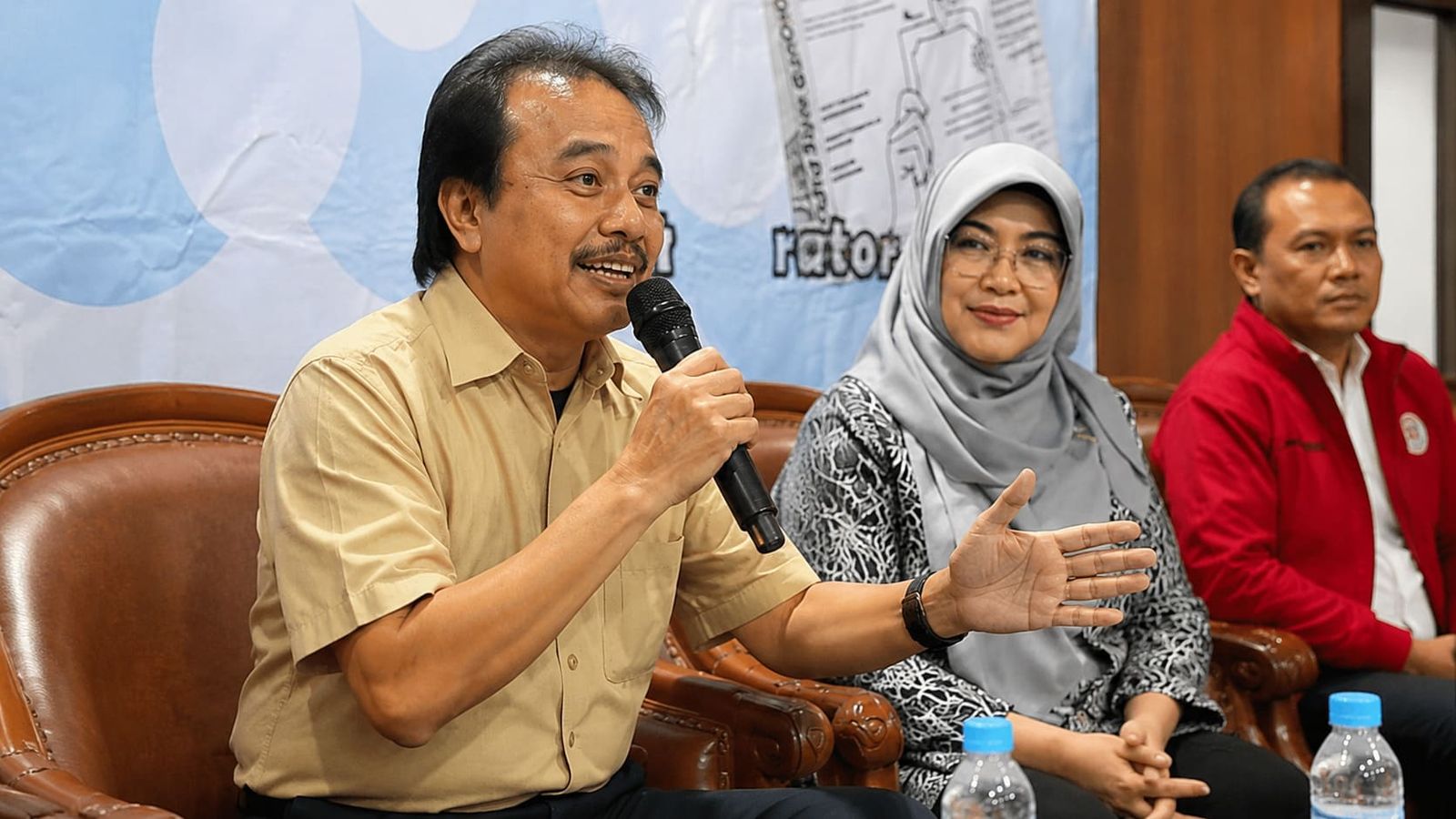 Roy Suryo dan dr Tifa ditangkap