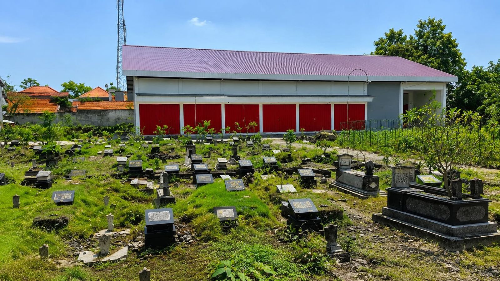 Kopdes di Kuburan