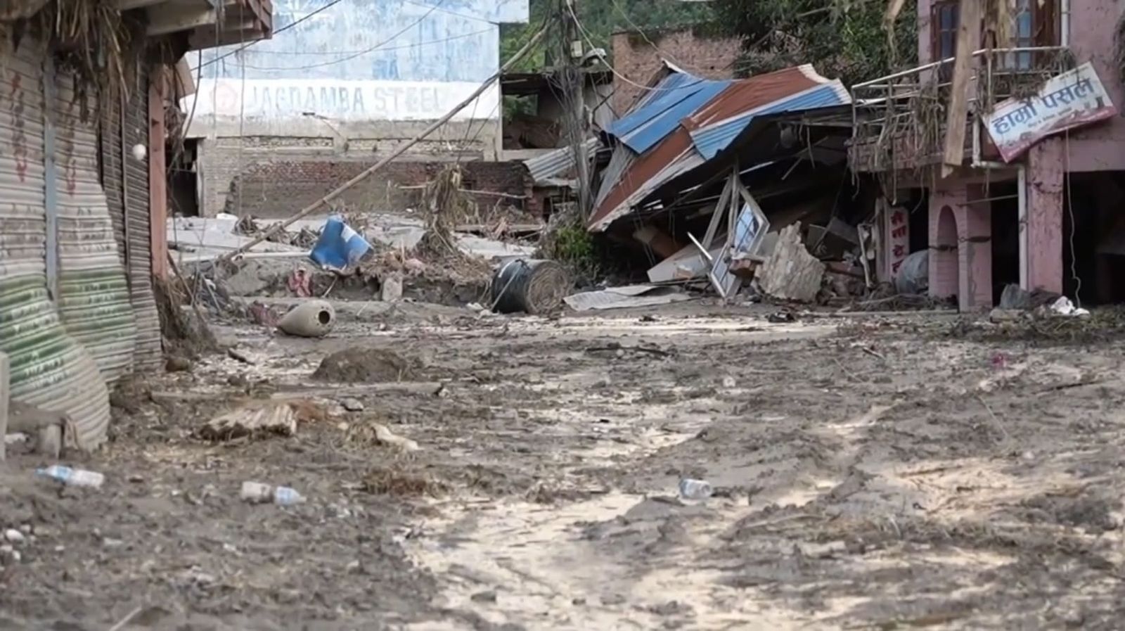 Rumah banjir nepal
