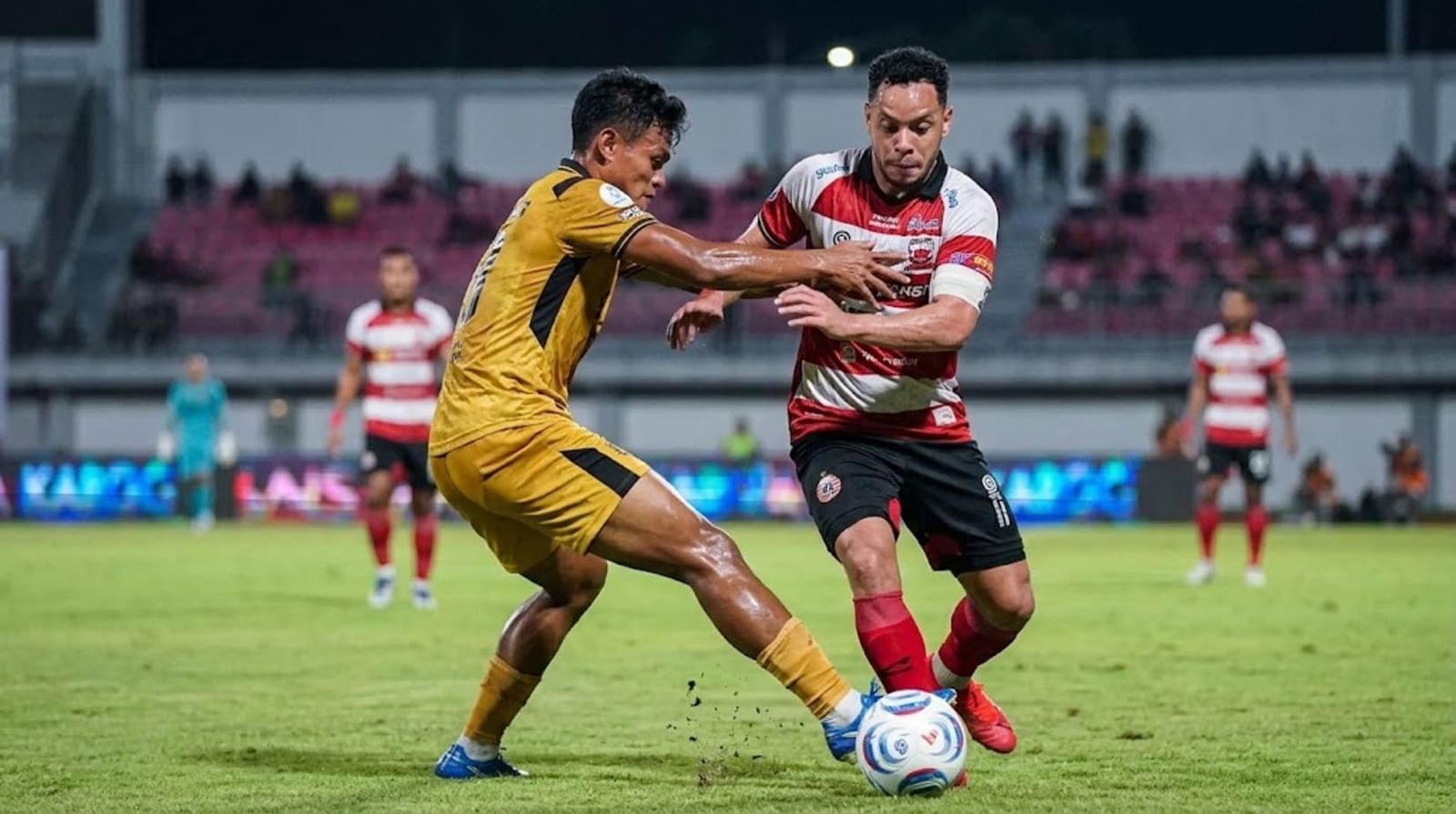 Madura United vs Bhayangkara FC