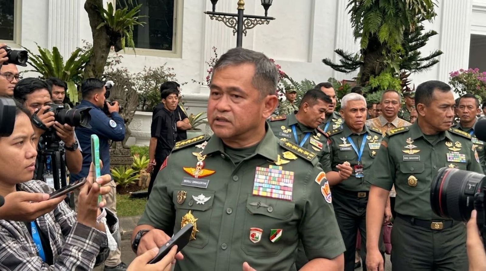Maruli simanjuntak